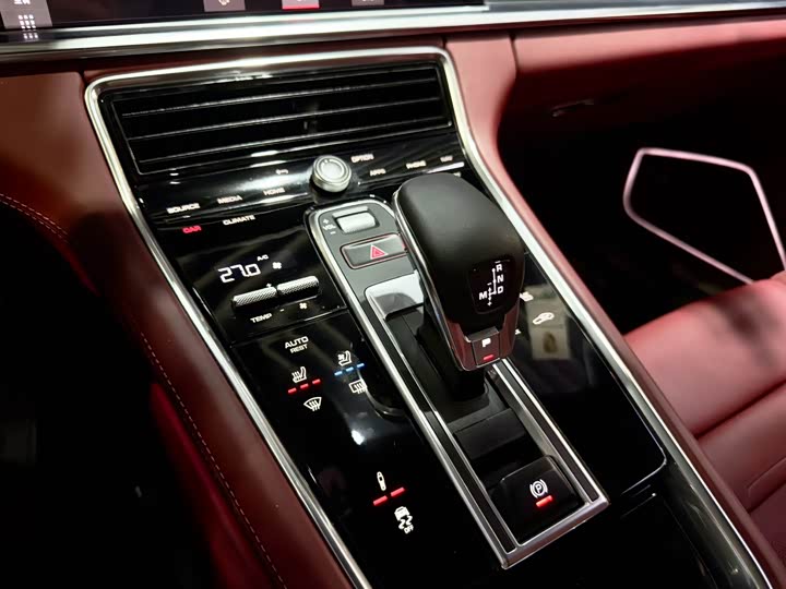 Фото 13 - Porsche Panamera