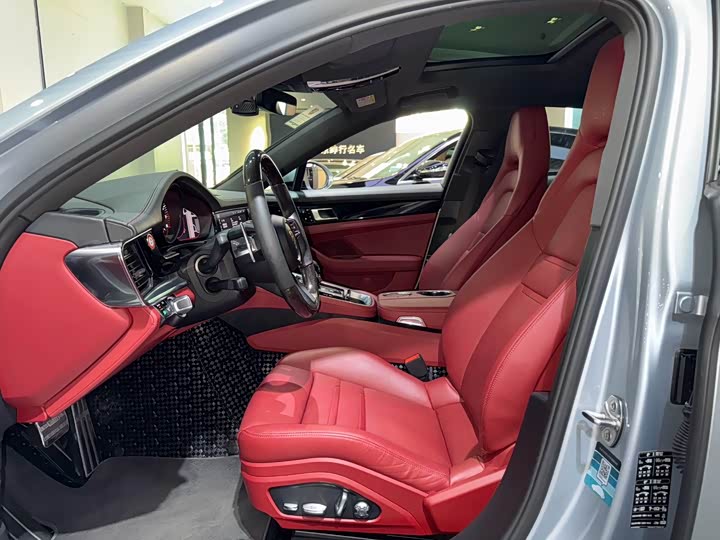 Фото 16 - Porsche Panamera