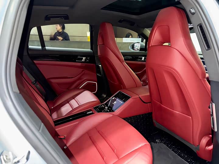 Фото 23 - Porsche Panamera