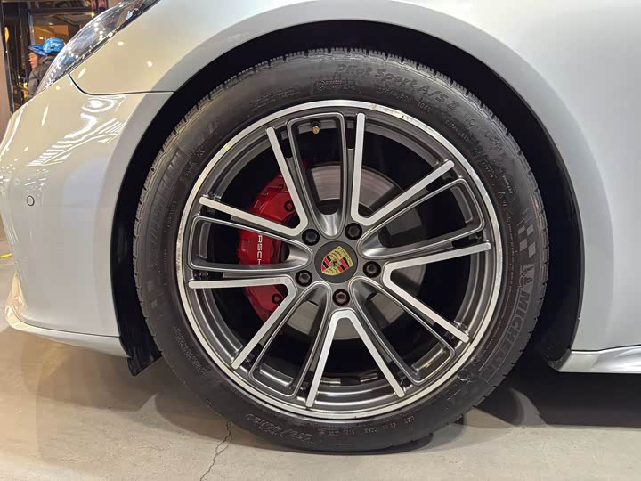 Фото 5 - Porsche Panamera