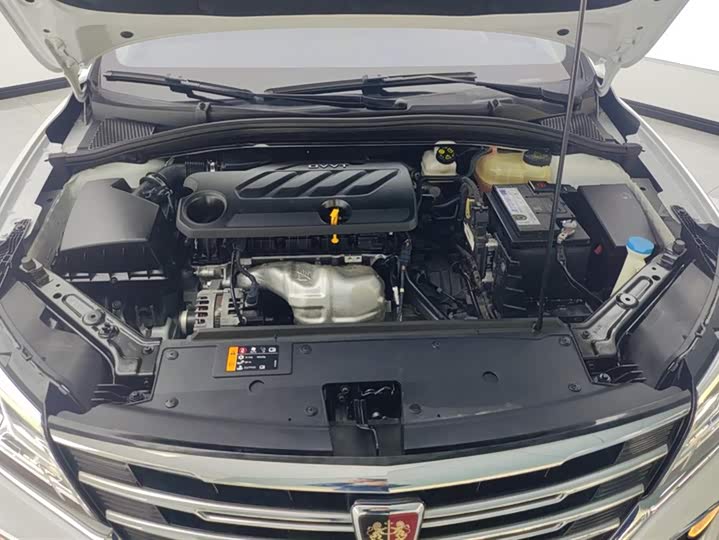 Фото 10 - Roewe i5