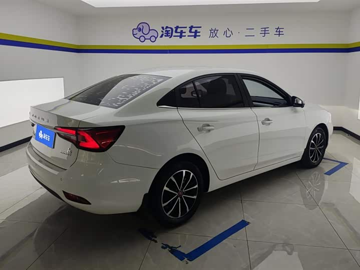 Фото 3 - Roewe i5