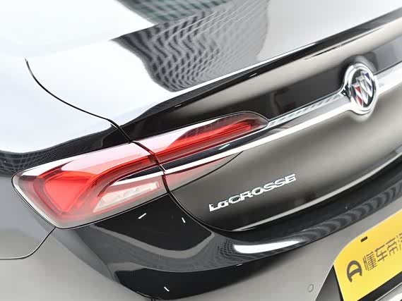 Фото 17 - Buick LaCrosse