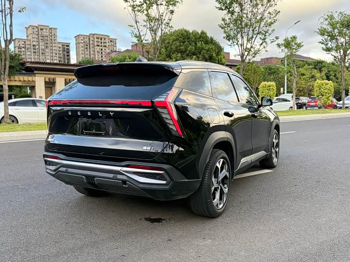 Фото 7 - Geely Atlas L