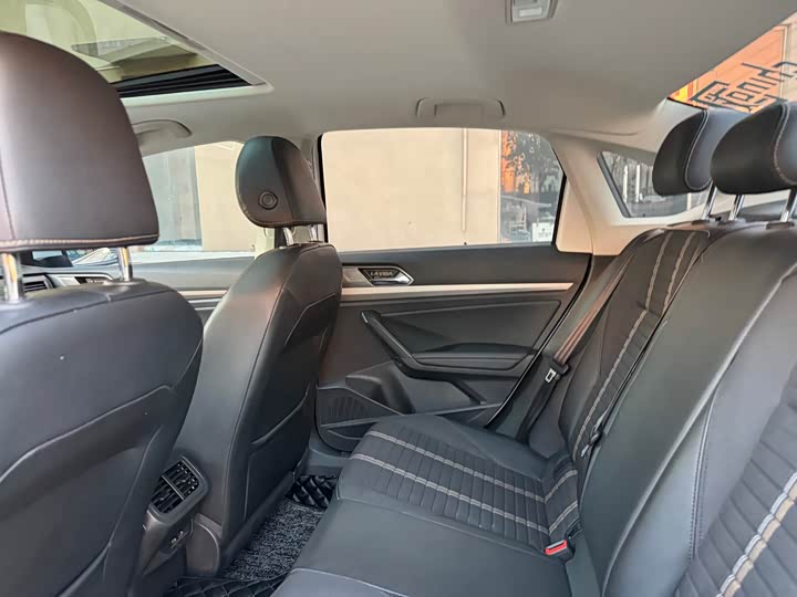 Фото 12 - Volkswagen Lavida