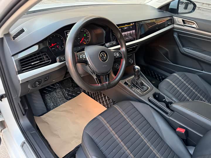 Фото 2 - Volkswagen Lavida