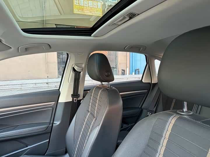 Фото 4 - Volkswagen Lavida