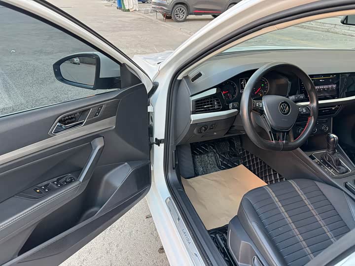 Фото 7 - Volkswagen Lavida