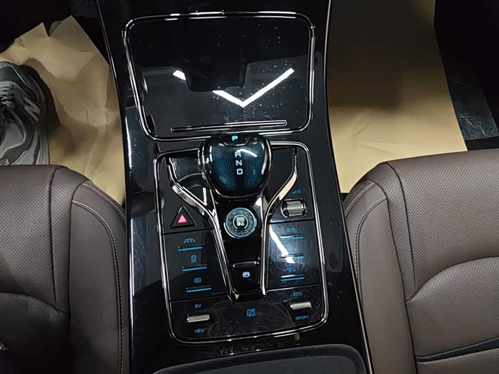 Фото 14 - BYD Han