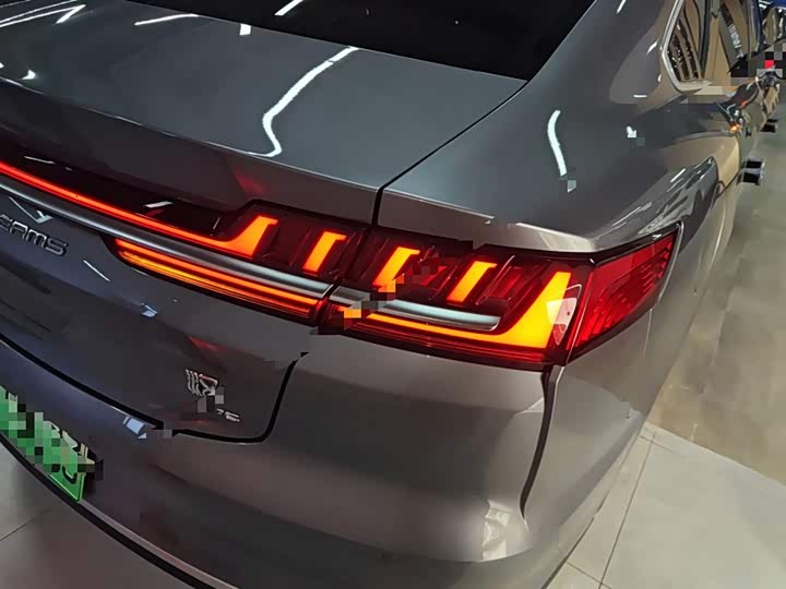 Фото 8 - BYD Han