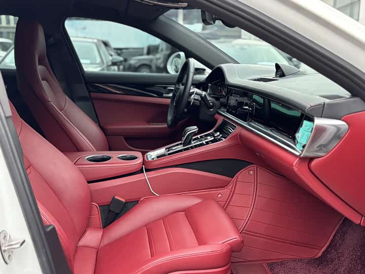 Фото 11 - Porsche Panamera