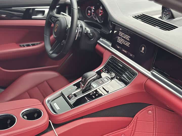 Фото 12 - Porsche Panamera