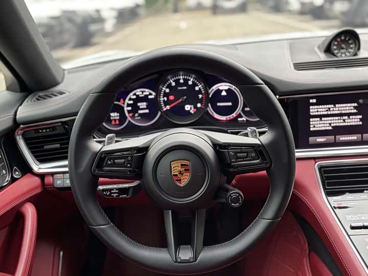 Фото 14 - Porsche Panamera