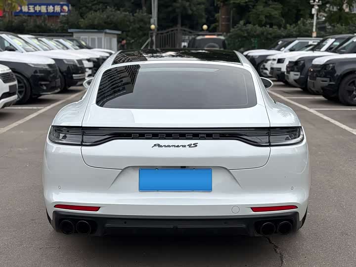 Фото 5 - Porsche Panamera