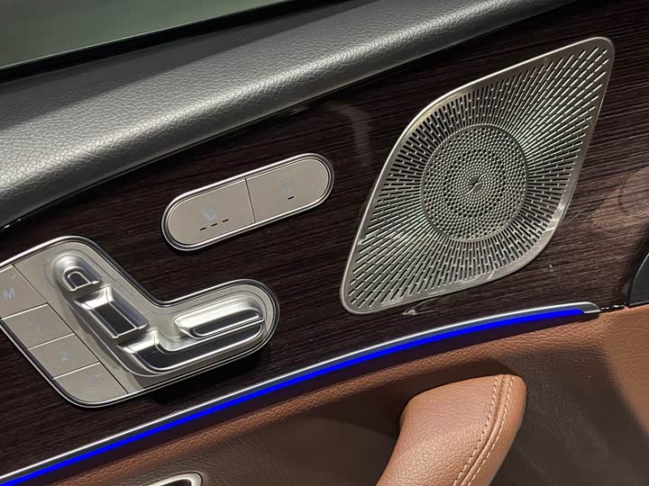 Фото 10 - Mercedes-Benz GLE-Class