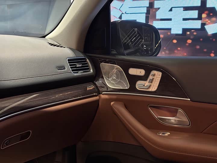 Фото 14 - Mercedes-Benz GLE-Class