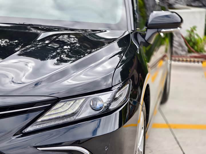 Фото 12 - Toyota Camry