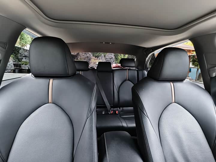 Фото 22 - Toyota Camry