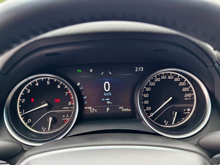 Фото 23 - Toyota Camry