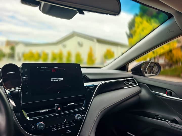 Фото 30 - Toyota Camry