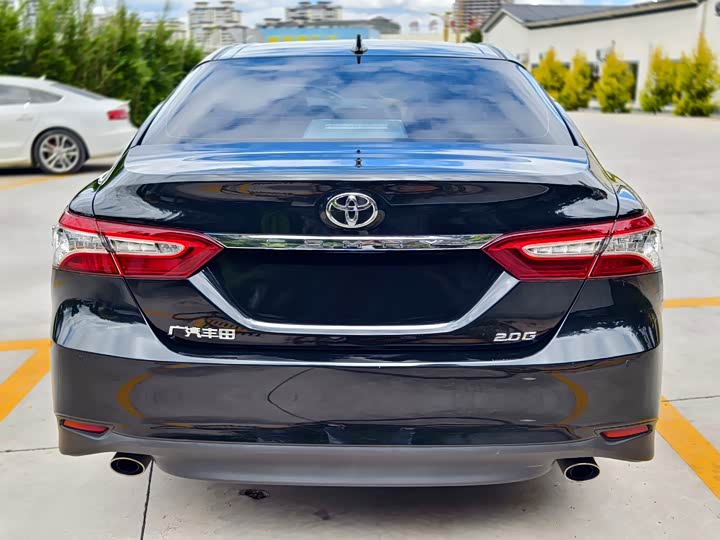 Фото 5 - Toyota Camry