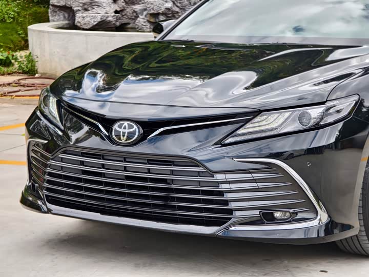 Фото 7 - Toyota Camry