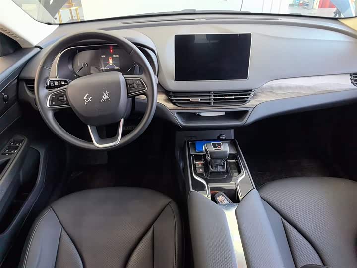 Фото 9 - Hongqi E-QM5