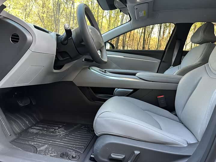 Фото 4 - XPeng Mona M03