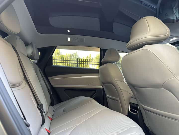 Фото 7 - XPeng Mona M03