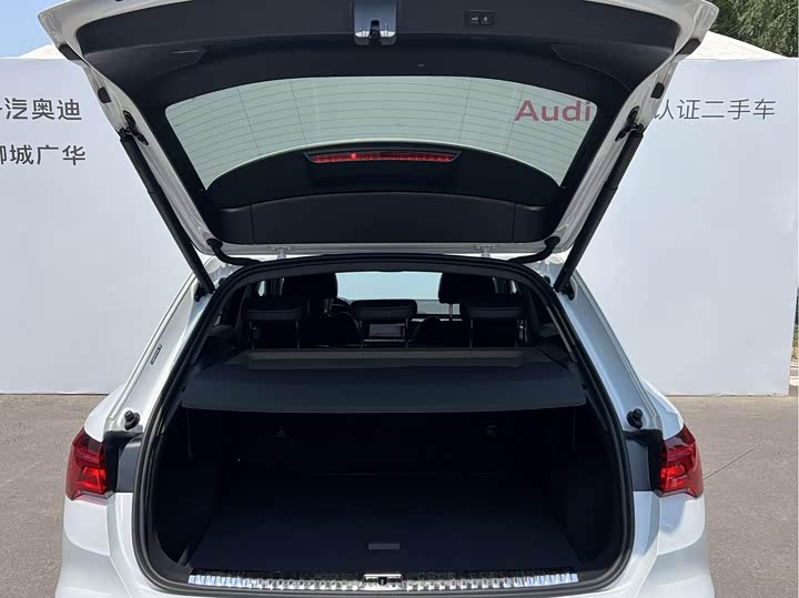 Фото 7 - Audi Q3