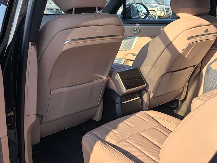 Фото 7 - Nio Onvo L90