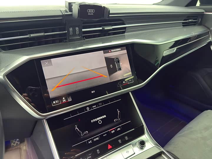 Фото 13 - Audi A6L