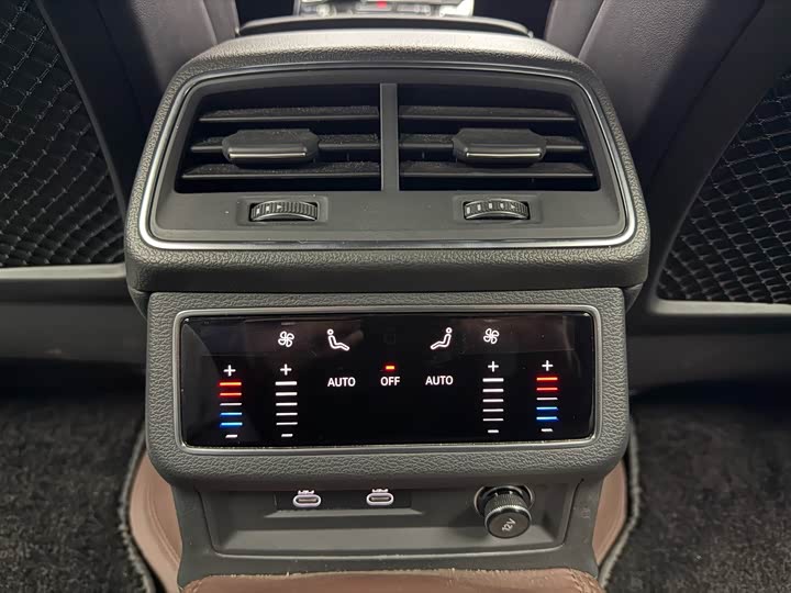 Фото 16 - Audi A6L