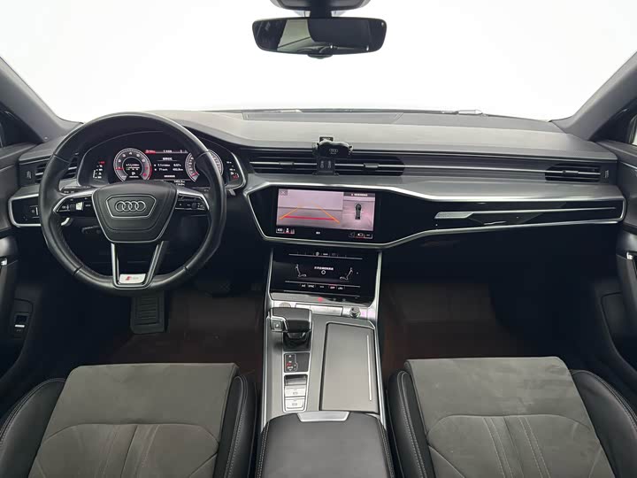 Фото 17 - Audi A6L