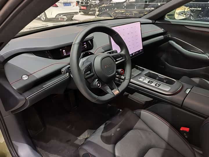 Фото 4 - Xiaomi SU7