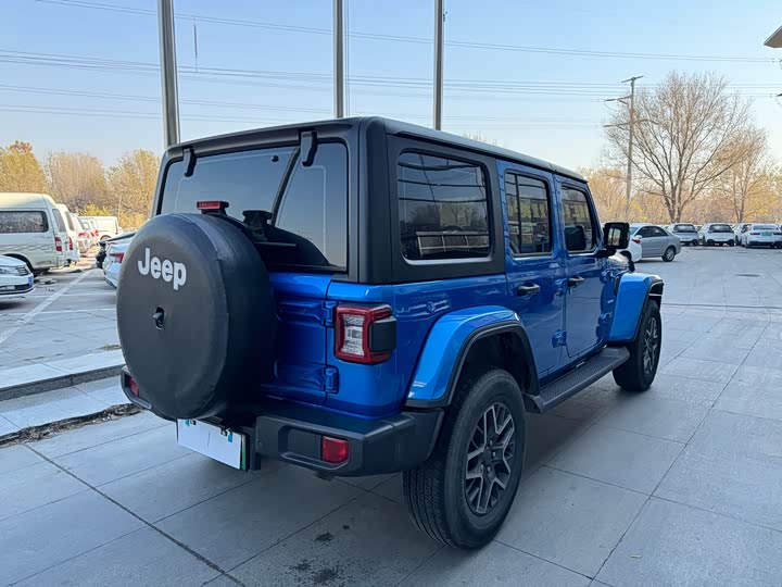 Фото 15 - Jeep Wrangler Hybrid