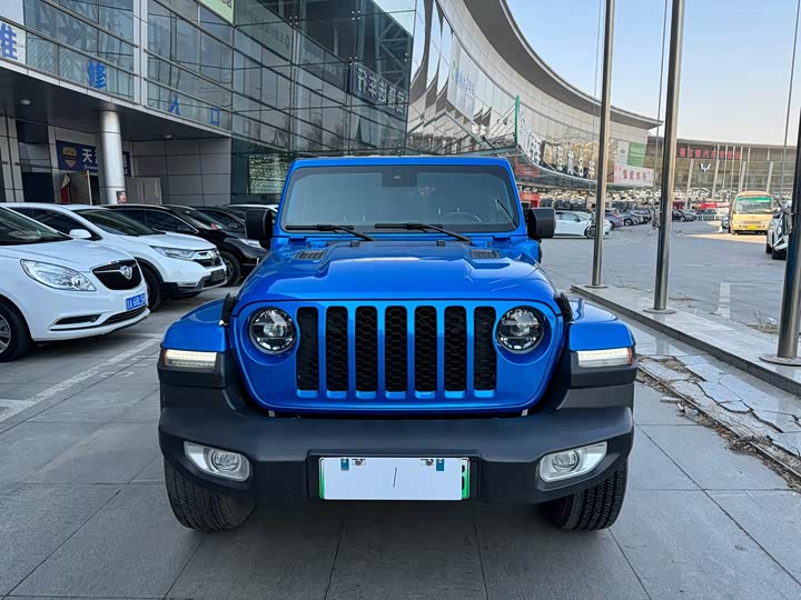 Фото 2 - Jeep Wrangler Hybrid