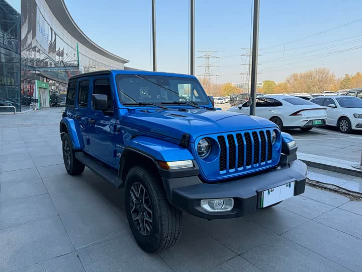 Фото 3 - Jeep Wrangler Hybrid