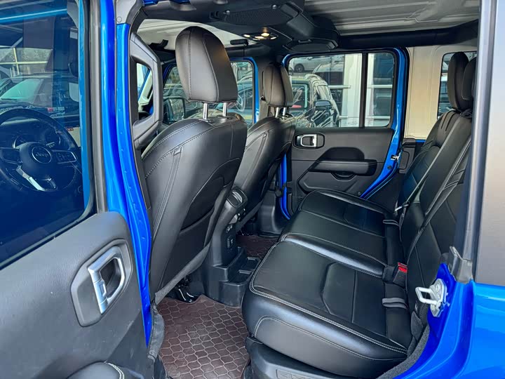 Фото 5 - Jeep Wrangler Hybrid