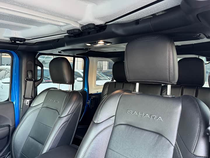 Фото 8 - Jeep Wrangler Hybrid