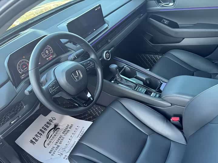 Фото 4 - Honda Accord