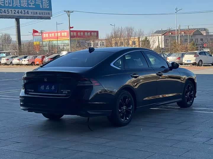 Фото 9 - Honda Accord