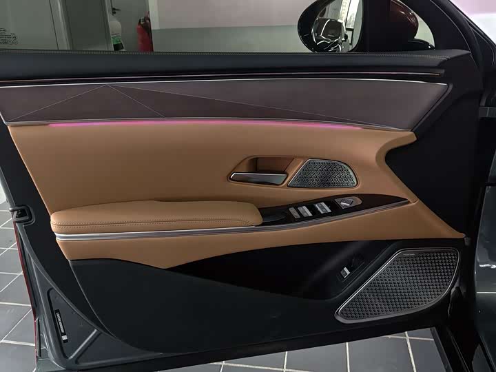 Фото 17 - BYD Han L