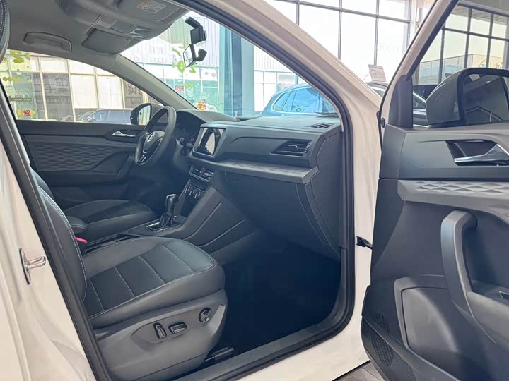 Фото 14 - Volkswagen Tharu