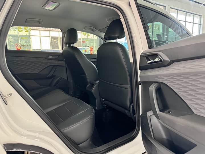 Фото 15 - Volkswagen Tharu