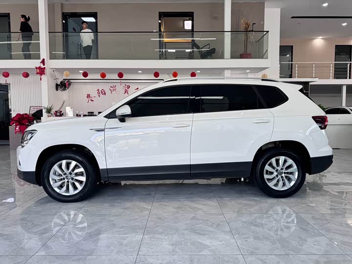 Фото 3 - Volkswagen Tharu