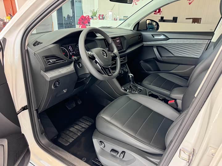 Фото 7 - Volkswagen Tharu