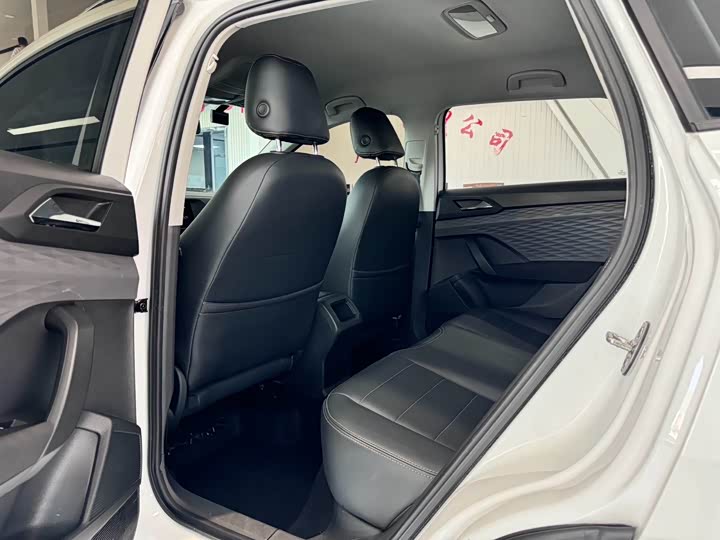 Фото 8 - Volkswagen Tharu