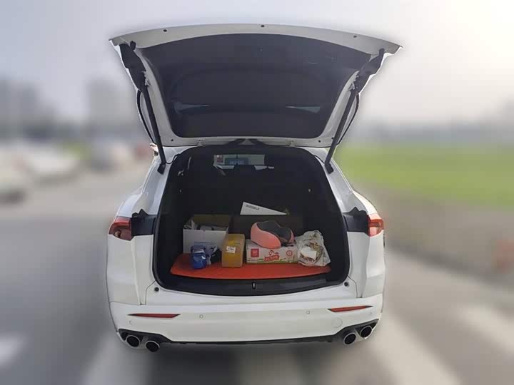 Фото 10 - Maserati Grecale