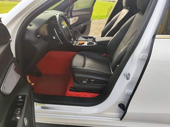 Фото 14 - Maserati Grecale